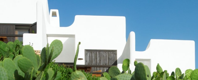 Five of my favourite hotels in Southern Spain –  #luxurytravelpursuits review La Almendra Y El Gitano Cropped